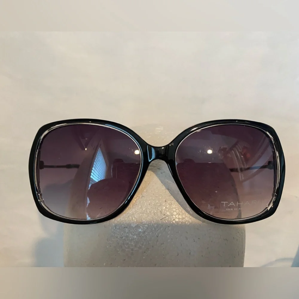 Tahari TH 724 Black Frame charcoal lens oversize  Sunglasses